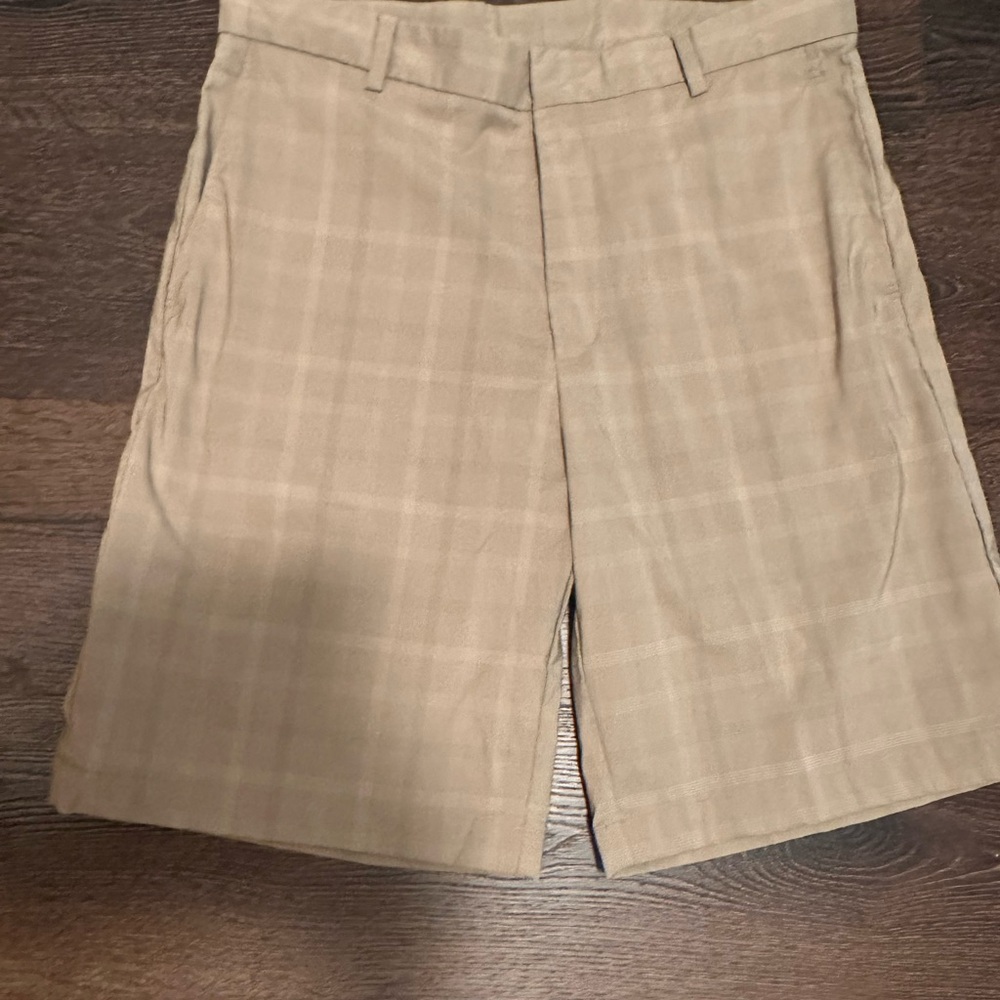 Walter Hagen Mens Tan Plaid Shorts 36W Golf Casual